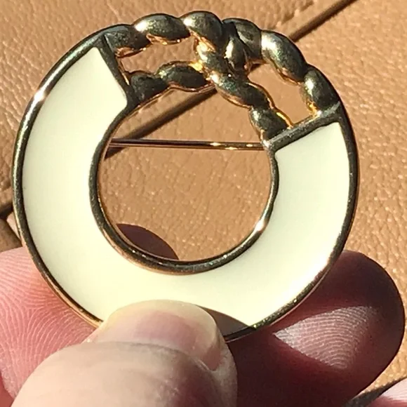 Vintage enamel brooch Monet Gold tone - Picture 2 of 7